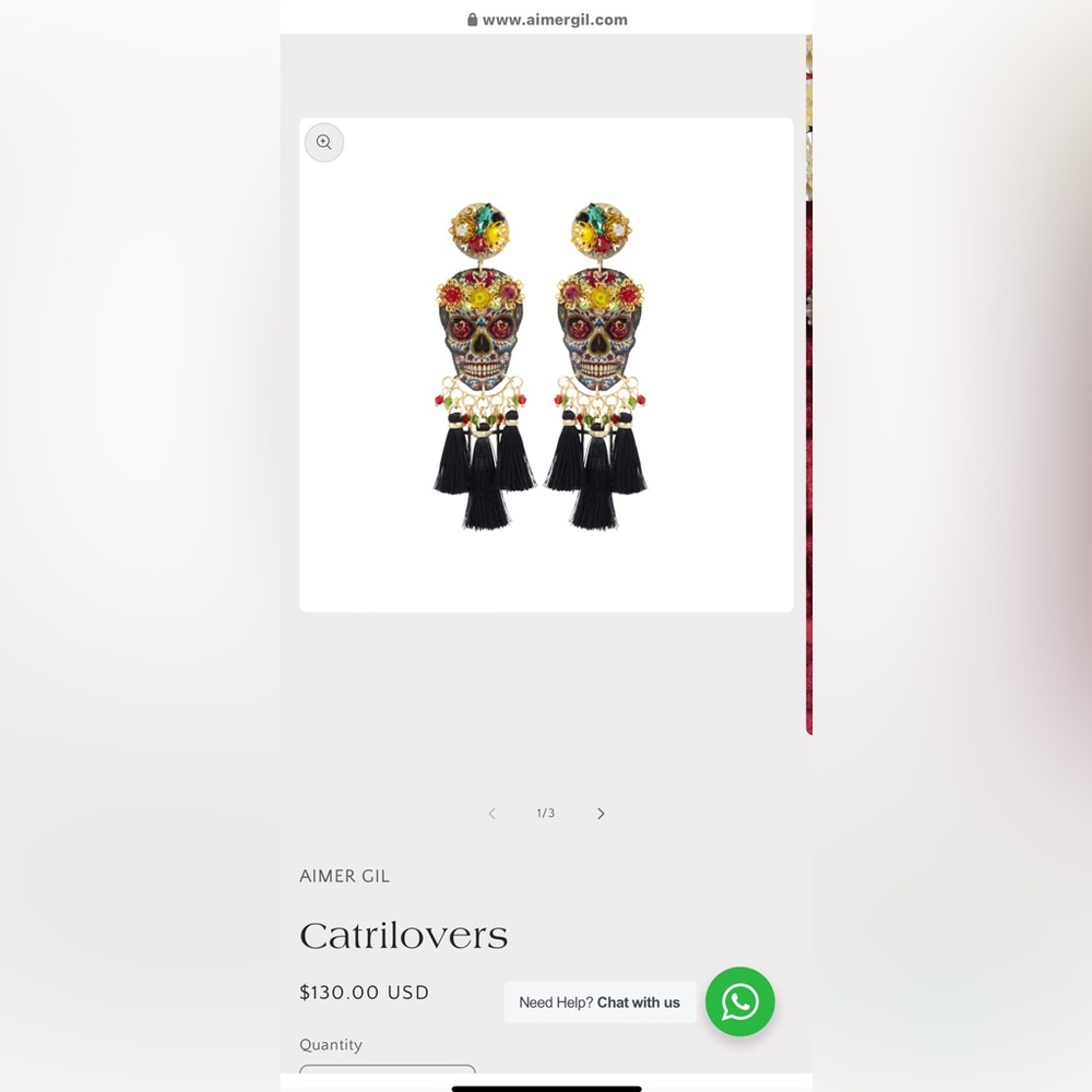 A funny skull earring, inspired by the famous Catrina